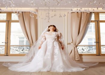 فساتين زفاف 2025: أناقة الخلود بتصاميم كلاسيكية لا تنسى