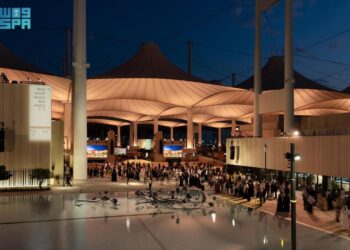 بينالي الفنون الإسلامية يجذب الزوار بفعاليات ثقافية متنوعة