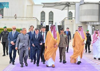 حاكم جمهورية تتارستان يُغادر جدة