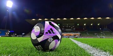 الجولة 22 من روشن .. الهلال أمام الخلود والأهلي في مواجهة القادسية