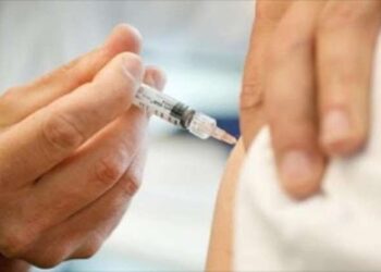 الصحة تحث المعتمرين: لقاح الحمى الشوكية ضرورة قبل العمرة