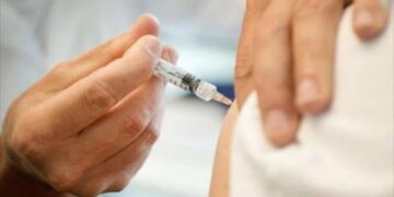 الصحة تحث المعتمرين: لقاح الحمى الشوكية ضرورة قبل العمرة