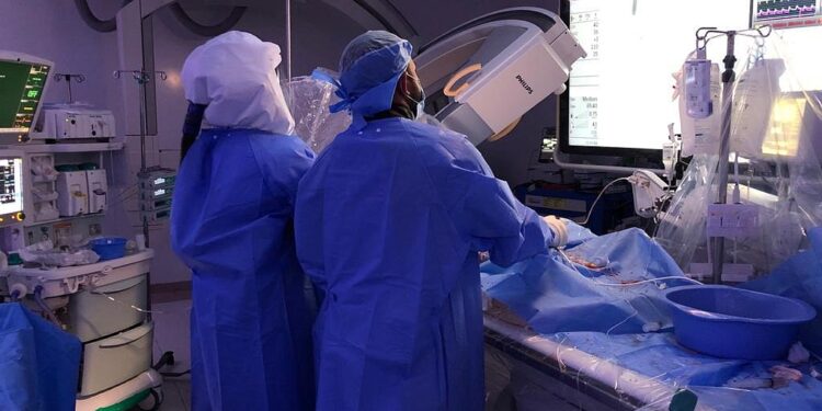 تقنية “إمبيلا” تنقذ حياة مواطنة من أزمة قلبية حادة بنجران