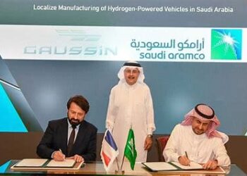 أرامكو وبيزنس فرانس تتعاونان لتطوير حلول خفض الانبعاثات وتحقيق الاستدامة