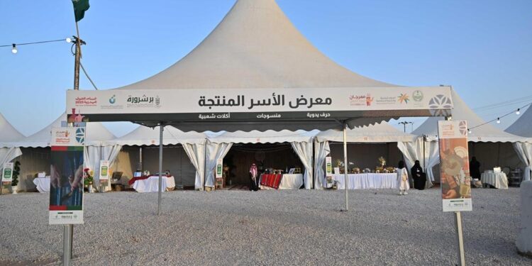 مهرجان شرورة الشتوي.. خيارات واسعة من الحرف اليدوية والمأكولات الشعبية