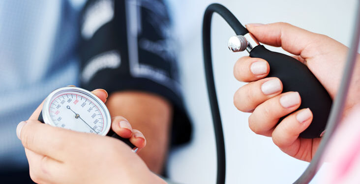 استشاري يحذر من خطأ أثناء إجراء فحص جهد القلب