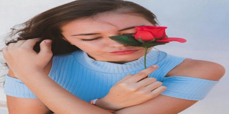 أساليب مبتكرة للاحتفال بإنجازاتكِ في عيد الحب 2025