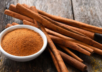 القرفة وتحسين سكر الدم.. دراسات حديثة تكشف الفوائد وتحذيرات هامة