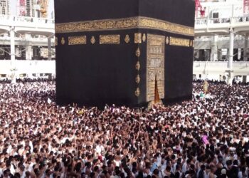 وزارة الحج توضح مزايا منصة «التوعية» للمعتمرين