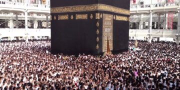 وزارة الحج توضح مزايا منصة «التوعية» للمعتمرين