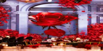 أفكار ساحرة لديكورات أعراس باللون الأحمر لتصميم زفاف فخم ورومانسي