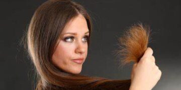 شعر صحي وطبيعي: وصفات طبيعية تكشف أسرار مكافحة تقصف الشعر