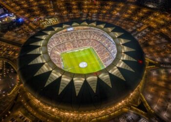 اكتشف سحر جدة السياحي وتذوّق أشهى الأطباق خلال زيارتك لحضور كلاسيكو الهلال والاتحاد في يوم التأسيس