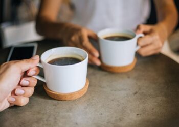 الاتحاد الأوروبي يحظر “الكافيين” كمبيد للآفات ويثير الجدل حول “القهوة”