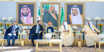 الشرع يصل إلى الرياض في أول زيارة رسمية