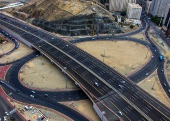 عبور أكثر من 3.7 ملايين مركبة على الطرق المؤدية لمكة المكرمة خلال أول 10 أيام من رمضان