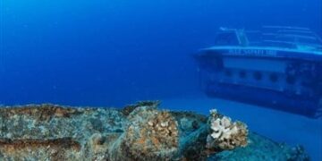 غرق غواصة سياحية بالغردقة ومصرع 6 أشخاص وإنقاذ 29 آخرين