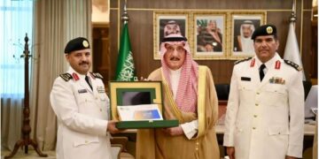 أمير جازان يتسلم التقرير السنوي لقيادة حرس الحدود بالمنطقة للعام 2024