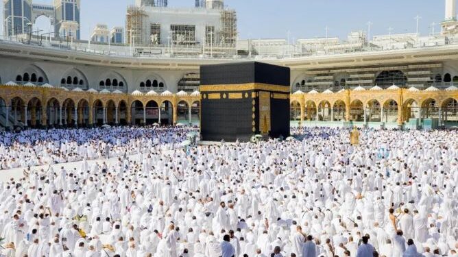 رئاسة الشؤون الدينية بمسجدي الحرام والنبوي تعزز خططها التشغيلية في ليلة 27 رمضان