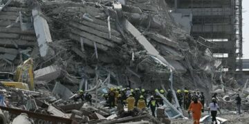 انهيار ناطحة سحاب من 30 طابقا في بانكوك إثر زلزال قوي