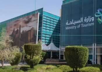 ضيوفنا أولوية.. إطلاق خدمة التحقق من تراخيص الفنادق والشقق (إنفوجراف)