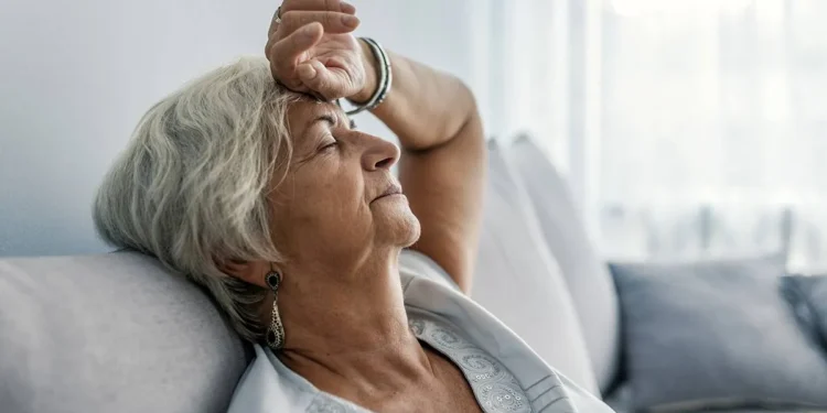 باحثون يطورون تطبيقًا ذكيًا لتخفيف الإرهاق المزمن لدى مرضى السرطان