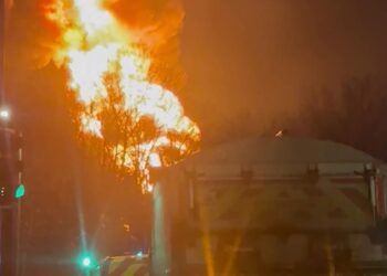 إغلاق مطار هيثرو بسبب حريق في محطة كهرباء فرعية