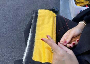 البشوت النسائية.. لمسة فاخرة تنافس الرجالية في عالم الموضة