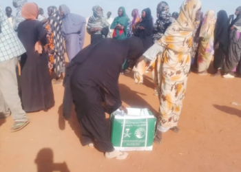 مركز الملك سلمان للإغاثة يعلن توزيع 600 سلة غذائية في محلية كوستي بولاية النيل الأبيض بالسودان