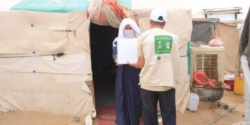 توزيع 2.280 كرتون تمر من مركز الملك سلمان للإغاثة بمحافظة حضرموت