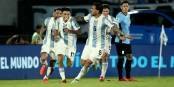 بعد الفوز على الأوروجواي.. المنتخب الأرجنتيني يقترب من التأهل لكأس العالم 2026