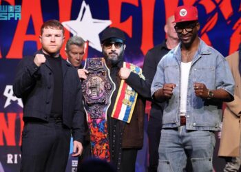 ألفاريز وسكول يتواجهان في المؤتمر الصحفي الأول قبل نزالهما المرتقب في “موسم الرياض”