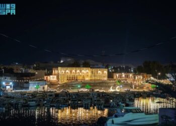 الفوانيس تزيّن الشريط الساحلي والميادين بمحافظة ضباء