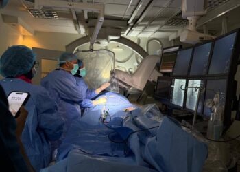 أول عملية علاج رجفان أذيني في المنطقة الشرقية بمستشفى الملك فهد الجامعي