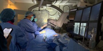 أول عملية علاج رجفان أذيني في المنطقة الشرقية بمستشفى الملك فهد الجامعي