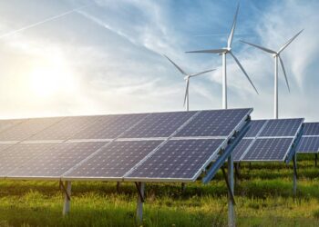 المملكة تعزز ريادتها في الطاقة المتجددة والاستدامة من خلال مشاريع كبرى