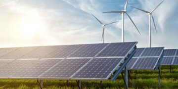 المملكة تعزز ريادتها في الطاقة المتجددة والاستدامة من خلال مشاريع كبرى