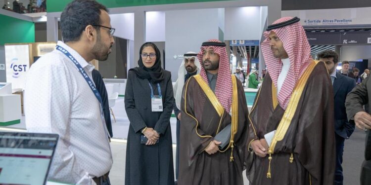 هيئة الاتصالات والفضاء والتقنية تشارك بأعمال المؤتمر العالمي للاتصالات المتنقلة ببرشلونة MWC25