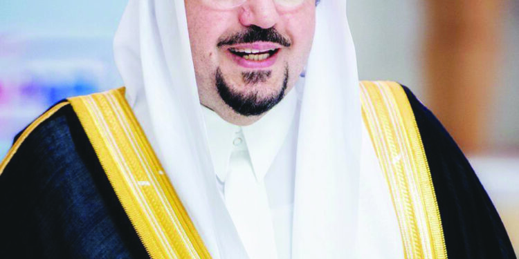 أمير القصيم يزور دار الرعاية الاجتماعية للمسنين في عنيزة ويشيد بخدماتها المتميزة