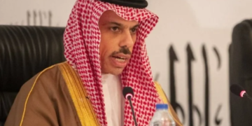 وزير الخارجية يصل القاهرة لترؤس اجتماع اللجنة الوزارية بشأن غزة