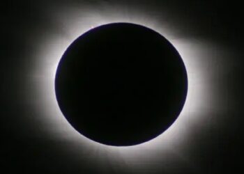 غير مشاهد في المملكة.. خسوف كُلّي للقمر الجمعة المقبل