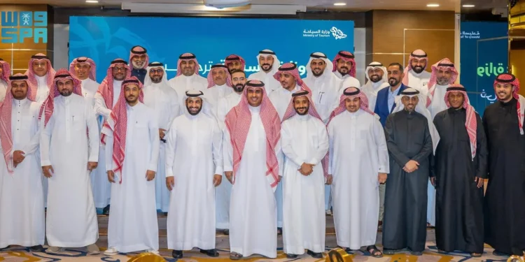 “السياحة” تعقد اجتماعًا مع مديري الفنادق بمكة المكرمة لإثراء تجربة ضيوف الرحمن