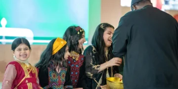 ابتهاج وروحانية.. مشاعر ترتسم على محيا أطفال مهرجان فعالية “وسط البلد” بحائل