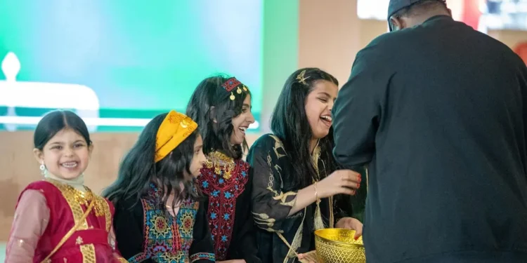 ابتهاج وروحانية.. مشاعر ترتسم على محيا أطفال مهرجان فعالية “وسط البلد” بحائل