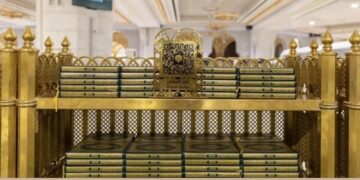 بخمس لغات.. “دليل المصلي” في مصليات المسجد الحرام