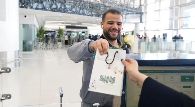 المديرية العامة للجوازات تحتفل بأول أيام عيد الفطر مع المسافرين في جميع المنافذ الدولية