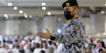 خدمات تنظيمية وإرشادية متكاملة لضيوف الرحمن بالمسجد الحرام