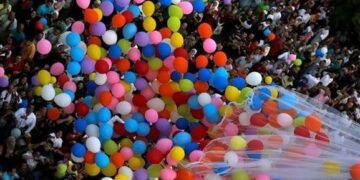 8 دول عربية تحتفل بأول أيام عيد الفطر غدًا الإثنين