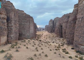 محمية شرعان بمحافظة العُلا .. تكوينات صخرية مذهلة وبيئة جاذبة للحياة الفطرية