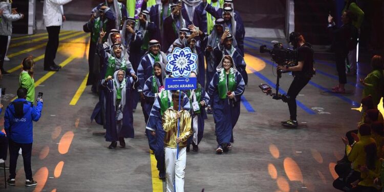 وفد الأولمبياد الخاص السعودي يتألق بالبشت البيدي في افتتاح الألعاب العالمية الشتوية “تورين 2025 “